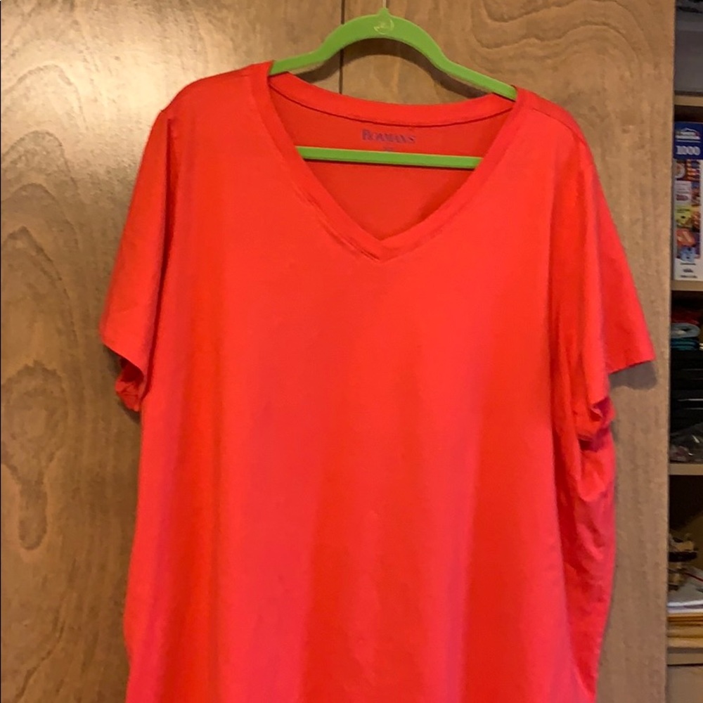 Woman’s tunic tee size 26